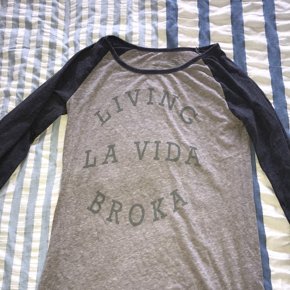 Grey 3/4 top - Picture 1 of 1